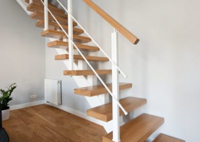 schody-metalowo-drewniane-jednobelkowe (8)